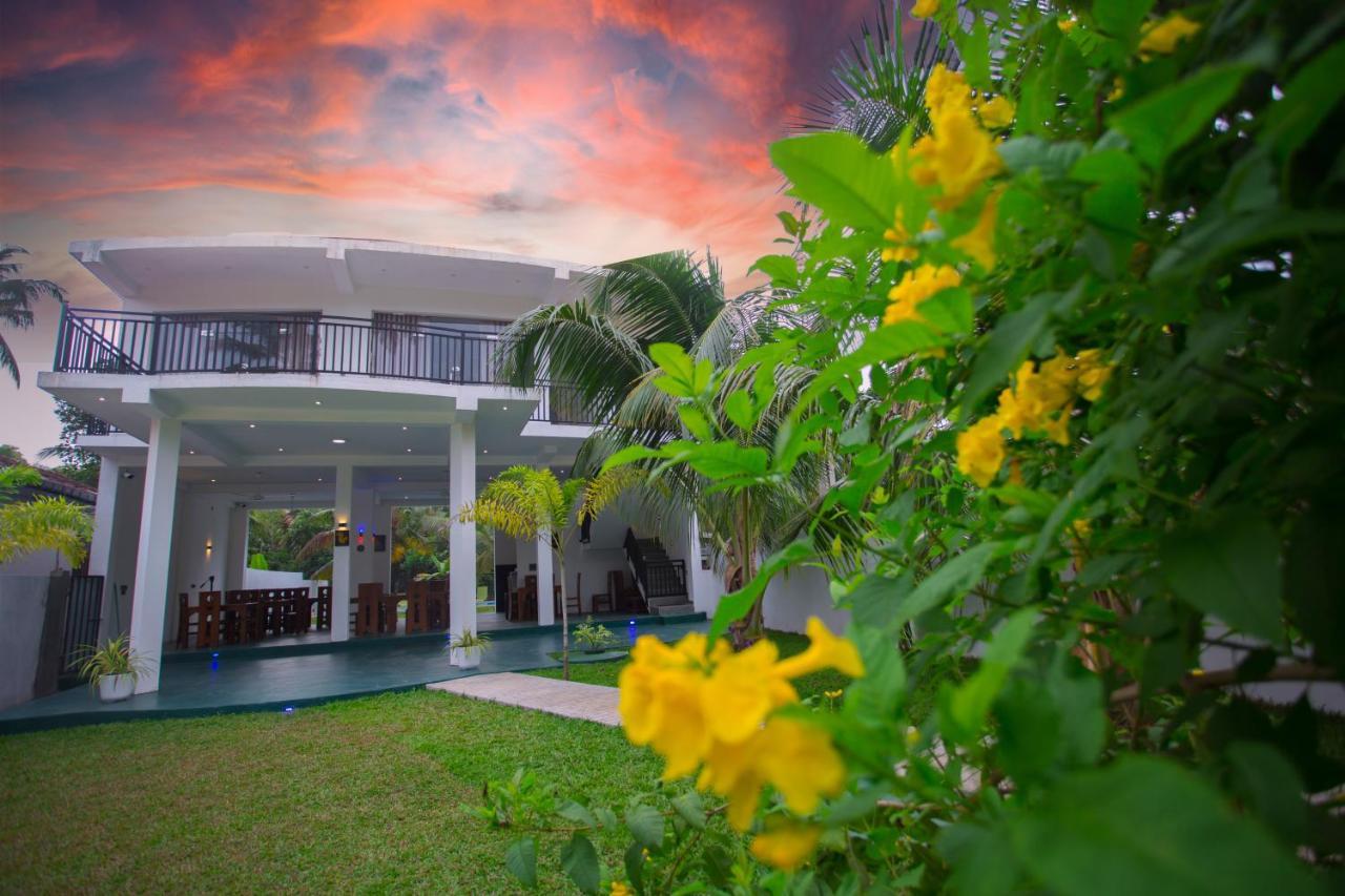 Lena Resort Beruwala Buitenkant foto